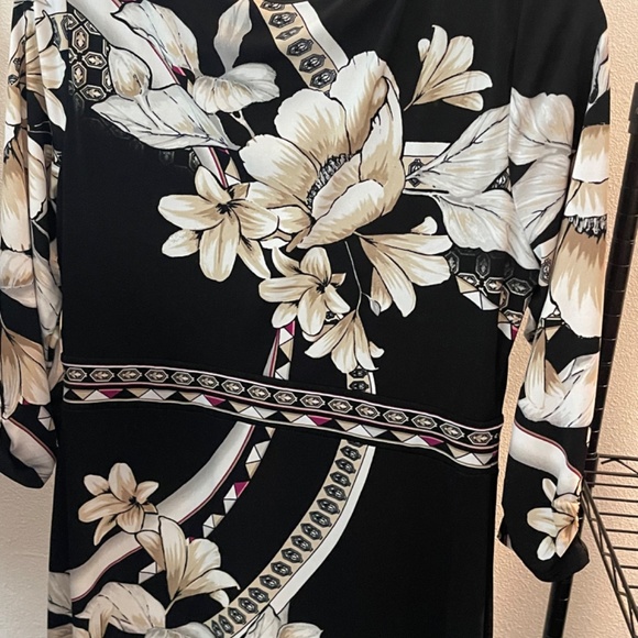 White House Black Market Fun dress like new - Picture 3 of 8